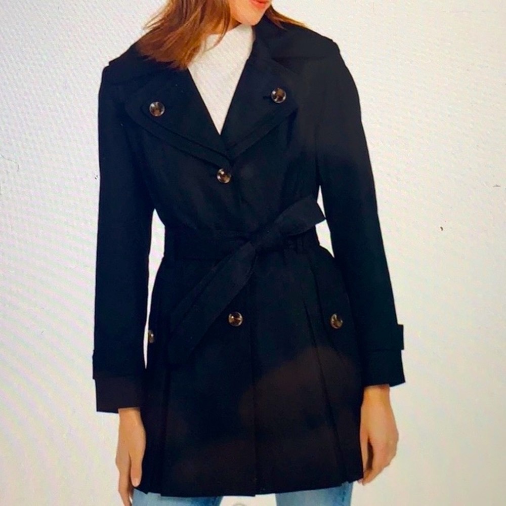 ❤️London Fog belted trench coat. Like new!
